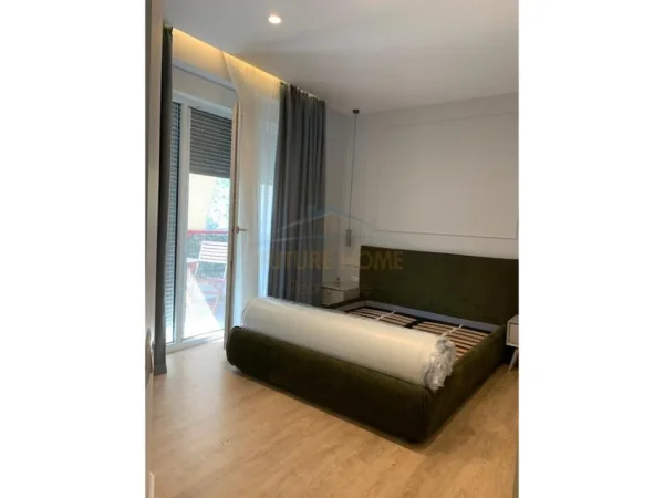 Tirane, jepet me qera apartament 2+1+Ballkon Kati 2, 103 m² 1.200 € (Kompleksi FZ, Liqeni i Thatë, Tiranë)