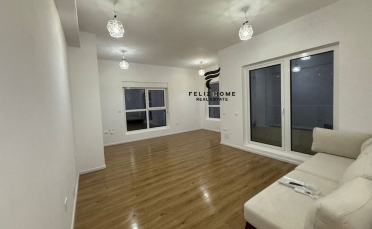 Tirane, jepet me qera zyre Kati 0, 50 m² 400 € (ALI DEMI)