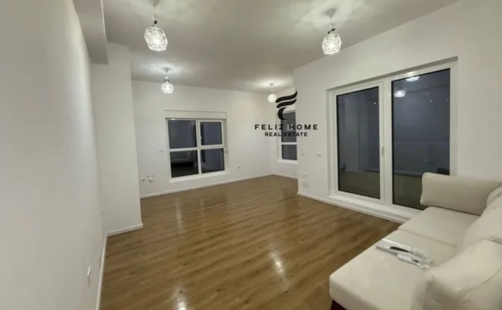 Tirane, jepet me qera zyre Kati 0, 50 m² 400 € (ALI DEMI)