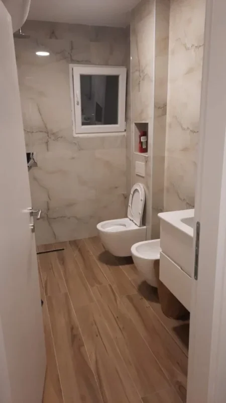 Tirane, jepet me qera apartament 1+1 Kati 2, 65 m² 400 € (Shkoze)