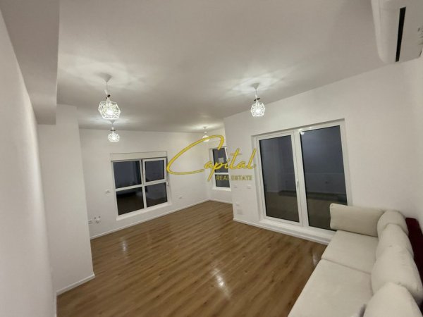 Tirane, jepet me qera zyre Kati 0, 50 m² 400 € (ALI DEMI)