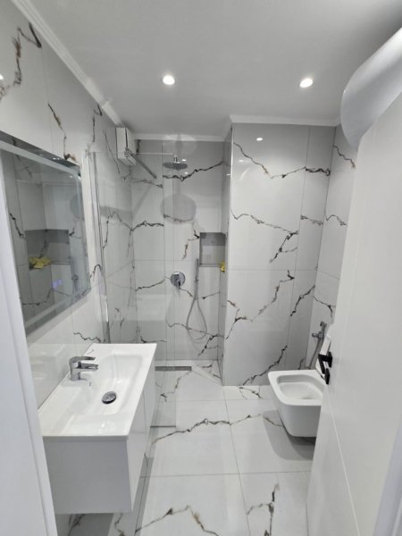 Tirane, shitet apartament 1+1 , 52 m² 108.000 € (ALI DEMI)