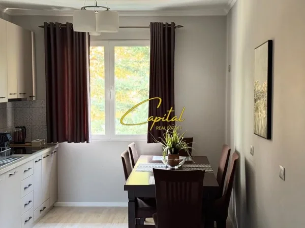 Tirane, jepet me qera apartament 2+1 Kati 3, 80 m² 520 € (LAPRAKE)