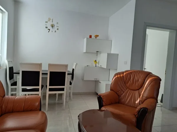 Shitet APARTAMENT •1+1 ( pallat egzistues ) •KATI 4