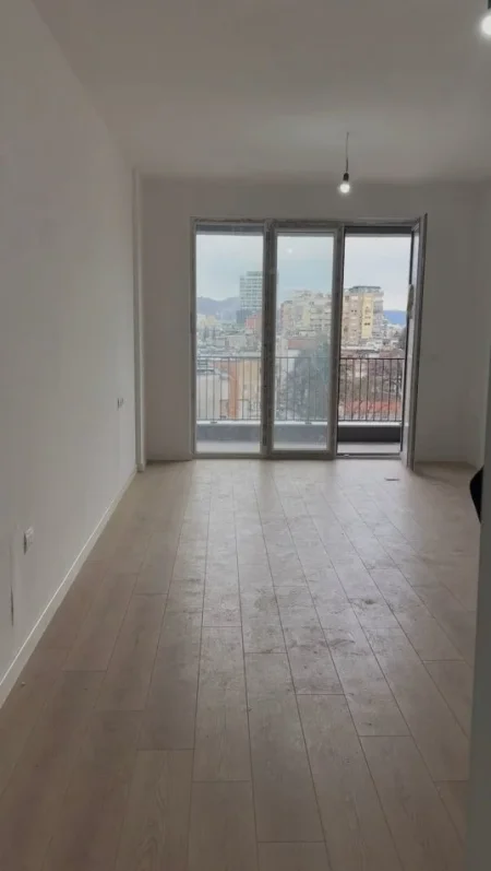 Tirane, jepet me qera zyre Kati 4, 70 m² 600 € (RRUGA E ELBASANIT)