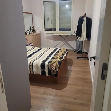 Tirane, jepet me qera apartament 2+1 , 90 m² 600 € (fusha aviacionit)