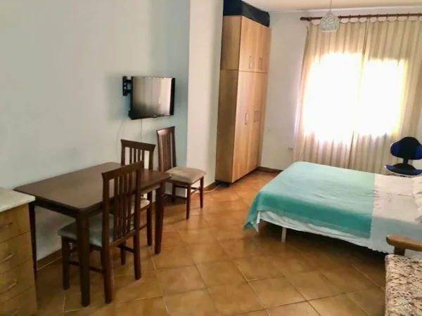 Tirane, jepet me qera garsonier 1+1 Kati 2, 33 m² 560 € (Rruga Margarita Tutaulani)