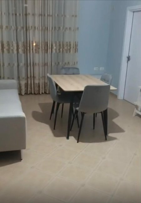 Tirane, jepet me qera apartament 2+1 Kati 2, 70 m² 500 € (Rruga 5 Maji)