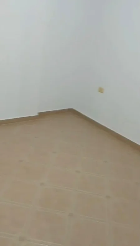 Tirane, jepet me qera apartament 2+1 Kati 2, 70 m² 500 € (Rruga 5 Maji)