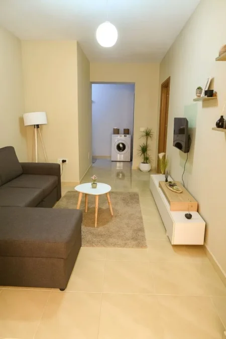 Tirane, jepet me qera apartament 1+1 Kati 2, 65 m² 690 € (Qender)