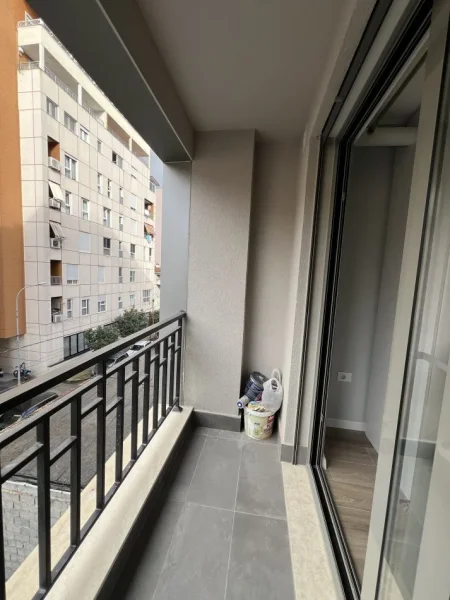 Tirane, jap me qera apartament 2+1+Aneks+Ballkon Kati 2, 77 m² 800 € (Shkolla e Kuqe)
