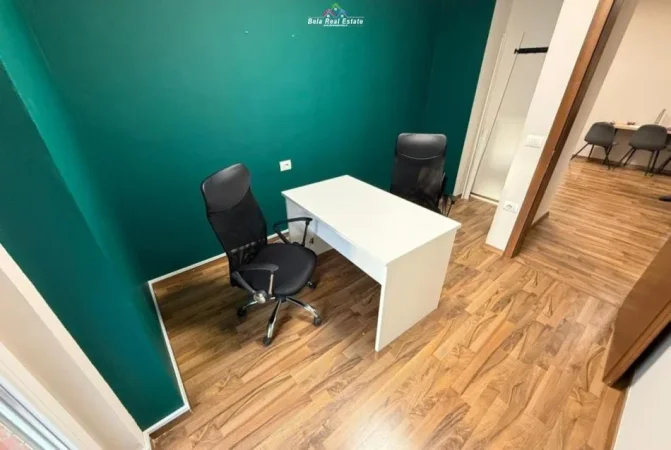 Tirane, jepet me qera zyre Kati 2, 140 m² 1.660 € (Rruga Frosina Plaku)