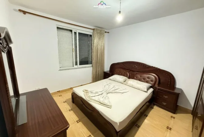 Tirane, jepet me qera apartament 1+1 Kati 4, 70 m² 550 € (Rruga Abdyl Frasheri)