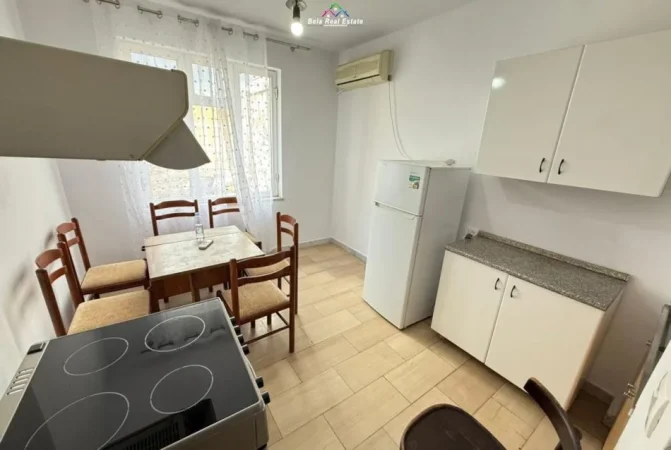 Tirane, jepet me qera apartament 1+1 Kati 4, 70 m² 550 € (Rruga Abdyl Frasheri)