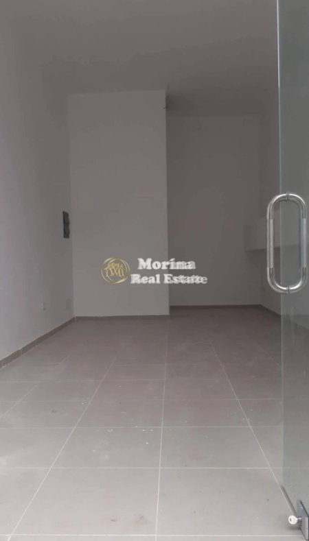 Tirane, jepet me qera ambjent biznesi Kati 1, 28 m² 300 € (Selvia)