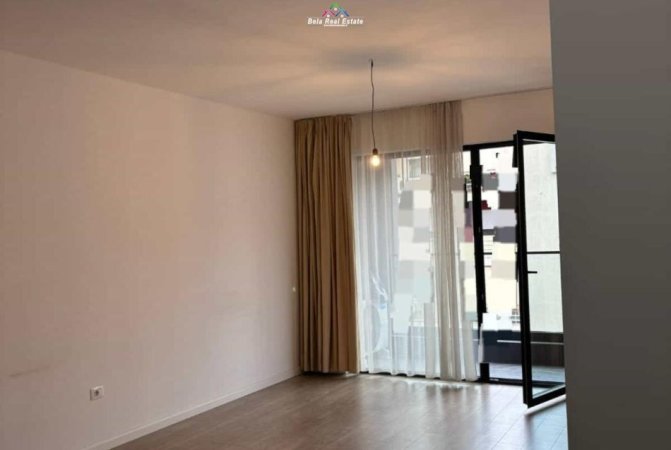 Tirane, jepet me qera zyre Kati 4, 70 m² 517 € (Rruga Prokop Mima)