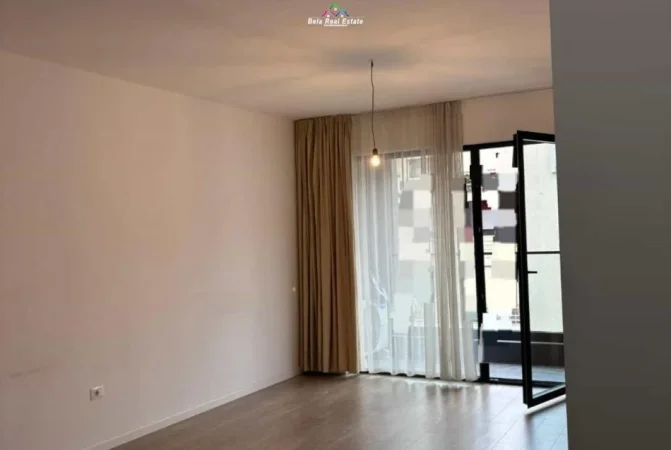 Tirane, jepet me qera zyre Kati 4, 70 m² 517 € (Rruga Prokop Mima)