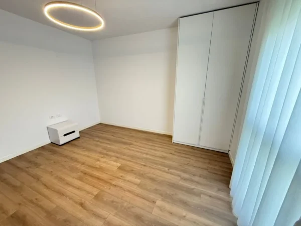 Tirane, jepet me qera apartament 2+1 Kati 8, 100 m² 1.660 € (Rruga Prokop Mima)