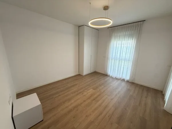 Tirane, jepet me qera apartament 2+1 Kati 8, 100 m² 1.660 € (Rruga Prokop Mima)