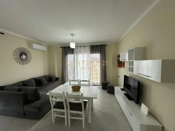 Tirane, jepet me qera apartament 1+1+Ballkon Kati 7, 57 m² 550 € (tek spitali amerikan 2 rruga dibres)