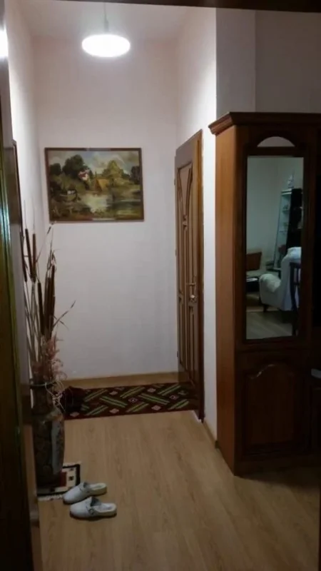 Tiranë, Qera Kati i 2 i Shtëpisë Private Mobiluar, 50.000 Lekë/Muaj (Rr. “Gramoz Pashko”) Mob. +355 67 365 1512