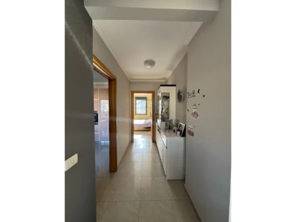 Tirane, shitet apartament 3+1+2+Ballkon Kati 6, 130 m² 420.000 € (Rruga e Kosovareve)
