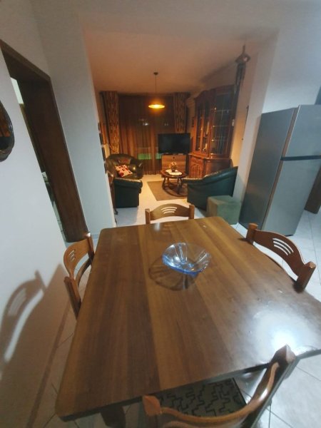 Tirane, jepet me qera Vile 2+1+Ballkon Kati 3, 100 m² 600 € (Ali Demi/Zgara Korcare)