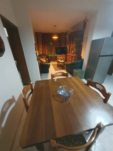 Tirane, jepet me qera Vile 2+1+Ballkon Kati 3, 100 m² 500€ (Ali Demi/Zgara Korcare)