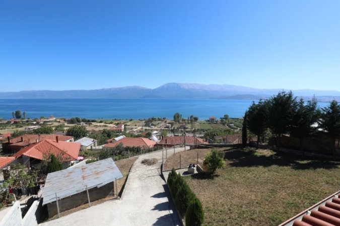 Tirane, shitet apartament 2 Katshe , 2.000 m² 260.000 € (Pogradec)