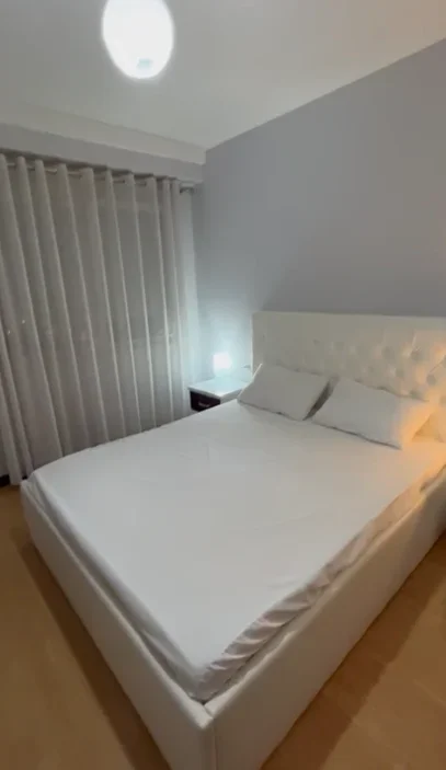 Tirane, jepet me qera apartament 1+1+Ballkon Kati 4, 60 m² 650 € (RRUGA E KAVAJES)