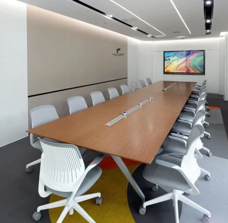 Tirane, jepet me qera zyre Kati 3, 135 m² 1.500 € (9 KATESHET)