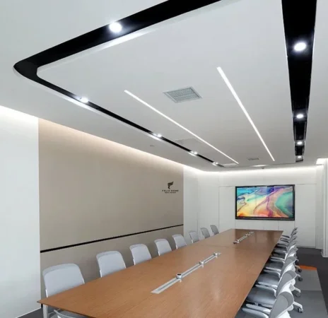 Tirane, jepet me qera zyre Kati 3, 135 m² 1.500 € (9 KATESHET)