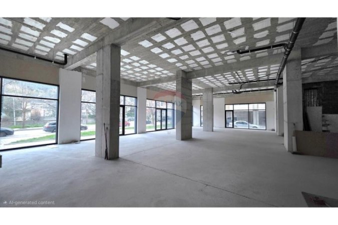 Vlore - Lungomare,  Rruga Dhimitër Konomi , Vlore jepet me qera ,ambient biznesi me siperfaqe 444m2