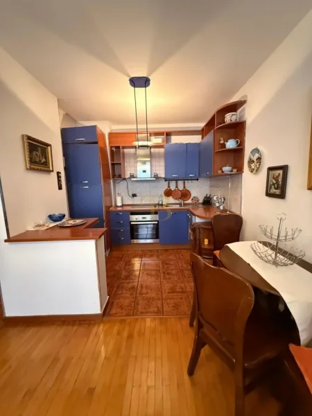 Tirane, jepet me qera apartament 2+1 Kati 2, 84 m² 700 € 