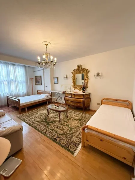 Tirane, jepet me qera apartament 2+1 Kati 2, 84 m² 700 € 