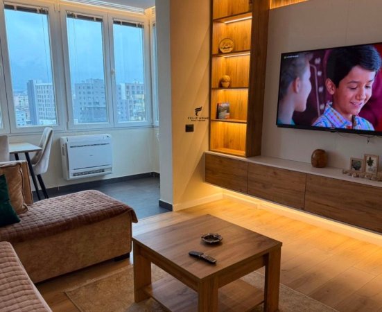 Tirane, jepet me qera apartament 1+1 Kati 11, 65 m² 800 € (PAZARI I RI)