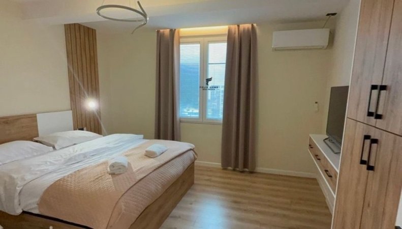 Tirane, jepet me qera apartament 1+1 Kati 11, 65 m² 800 € (PAZARI I RI)