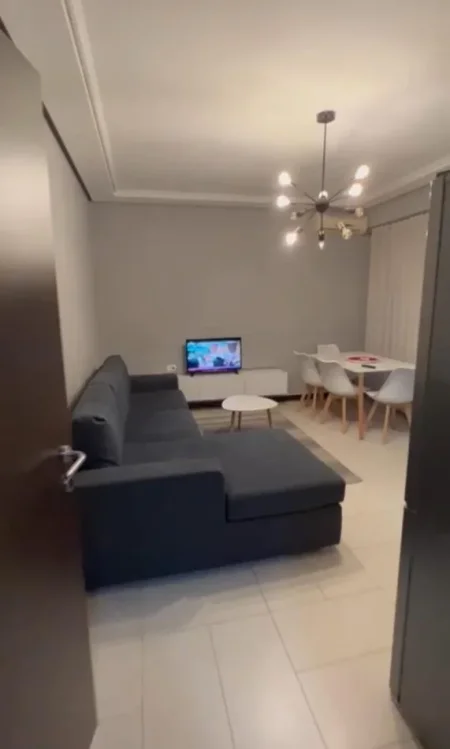 Tirane, jepet me qera apartament 1+1 Kati 4, 70 m² 650 € (Ngjitur me Kompleksin Delijorgj)