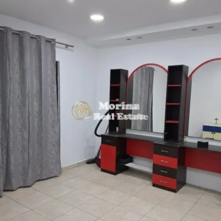 Tirane, jepet me qera shtepi 3+1 Kati 2, 140 m² 500 € (Kinostudio)