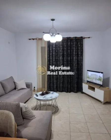 Tirane, jepet me qera shtepi 3+1 Kati 2, 140 m² 500 € (Kinostudio)