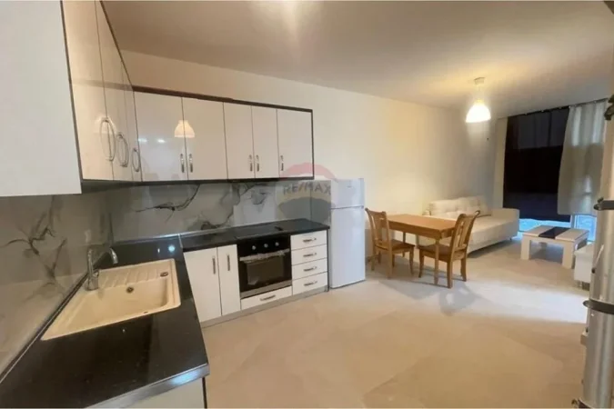 Vlore, jepet me qera 1+1 , 