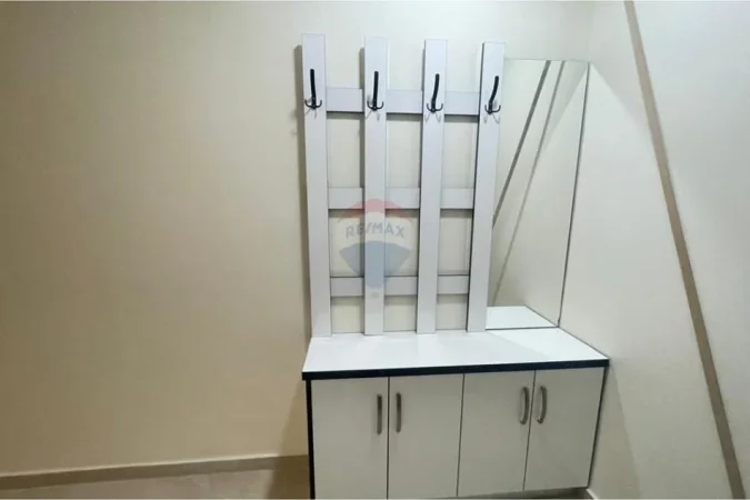 Vlore, jepet me qera 1+1 , 