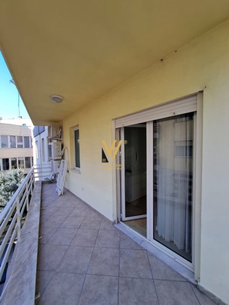 Tirane, jepet me qera apartament 2+1+Ballkon Kati 3, 120 m² 850 € (KOPSHTI ZOOLOGJIK)