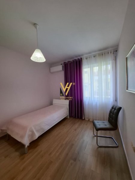 Tirane, jepet me qera apartament 2+1+Ballkon Kati 3, 120 m² 850 € (KOPSHTI ZOOLOGJIK)