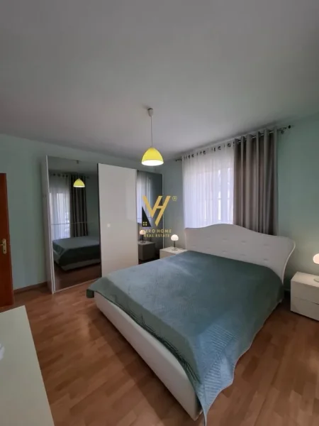 Tirane, jepet me qera apartament 2+1+Ballkon Kati 3, 120 m² 740 € (KOPSHTI ZOOLOGJIK)