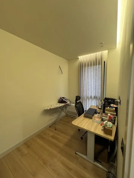 Tirane, jepet me qera apartament 2+1+Ballkon Kati 1, 76 m² 1.800 € (Rruga e kosovareve)