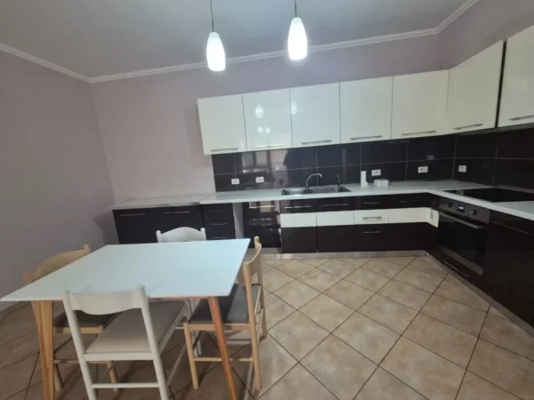 Tirane, jepet me qera apartament 2+1+Aneks+Ballkon Kati 6, 100 m² 600 € (ASTIR BAR OSLO)