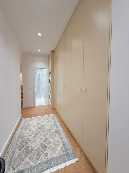 Tirane, jepet me qera apartament 2+1+Ballkon Kati 4, 90 m² 1.100 € (Liqeni I Thate)