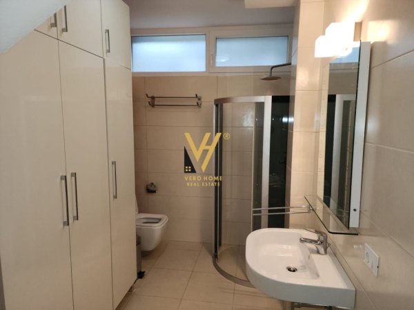 Tirane, jepet me qera Vile 2 Katshe Kati 0, 220 m² 2.000 € (ALI DEMI)