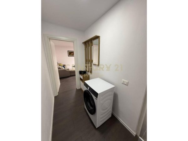 Tirane, jepet me qera apartament 1+1 Kati 1, 58 m² 500 € (rruga Bardhyl)